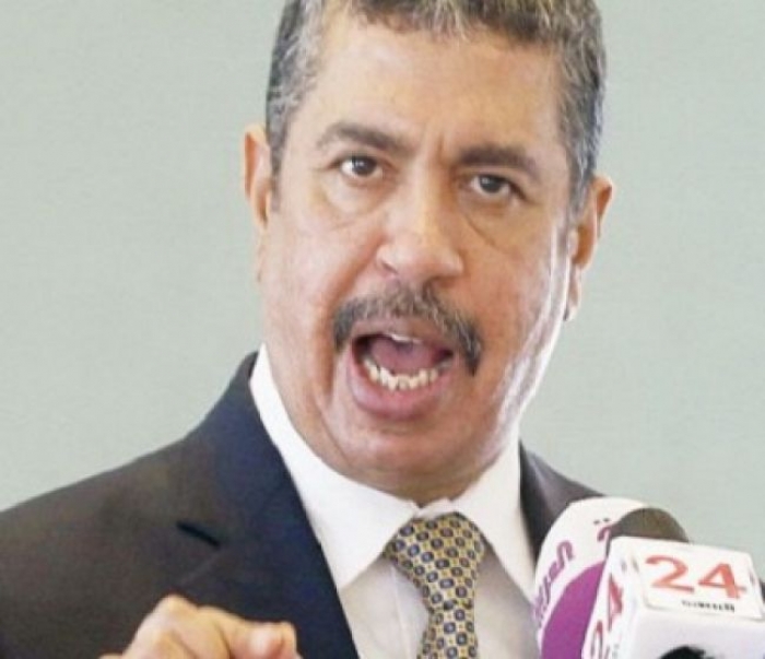 بعد اقالته من منصب نائب الرئيس : خالد بحاح "ضد" الشرعية .. ( صورة )