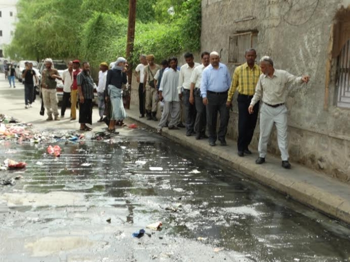 الجعيملاني يضع حجر الاساس لمشروع رصف شوارع كريتر