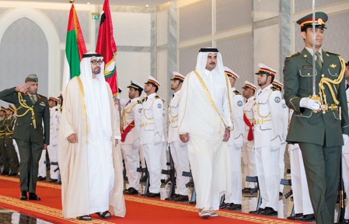 الامارات تفاجئ قطر بزيارة مفاجئة مع وفد رسميا وموقع يكشف سببها!!