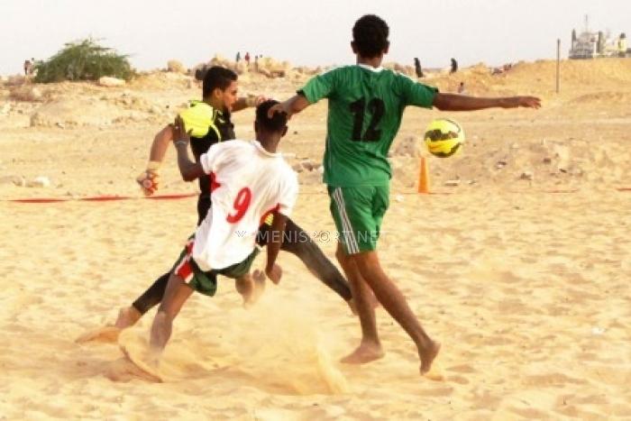 الطيران يحلق لنهائي بطولة القدم الشاطئية الثالثة لمهرجان البلدة السياحي 2016