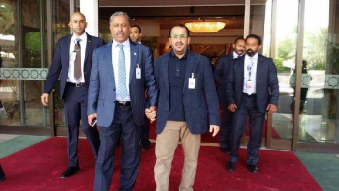 وفدي المخلوع والحوثي يفاجئون الجميع بالموافقة على الانسحاب من المدن وتسليم السلاح ولكن بشرط واحد فقط