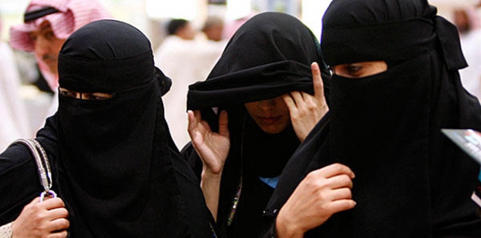 سعوديات يشعلن جدلًا واسعًا في المملكة بأجرأ مطالبهن