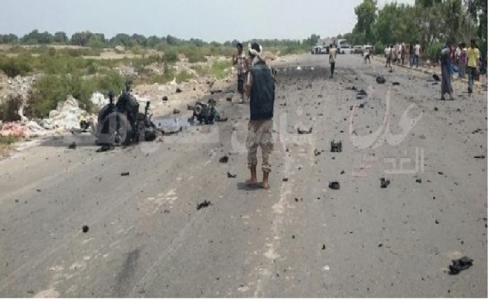 بالصورة.. تفاصيل انفجار استهدف مدرعات للقوات الإماراتية في عدن