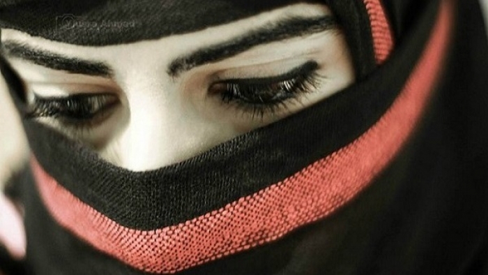 «يمنية» تصعق شيعية بهذه الكلمة