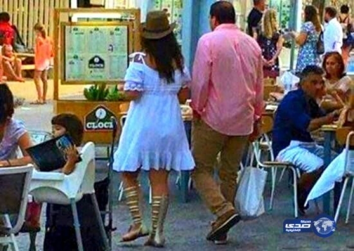 ظهور (الزوجة الثانية) للداعية عمرو خالد برفقته "عارية الساقين" يشعل مواقع التواصل ( صور)
