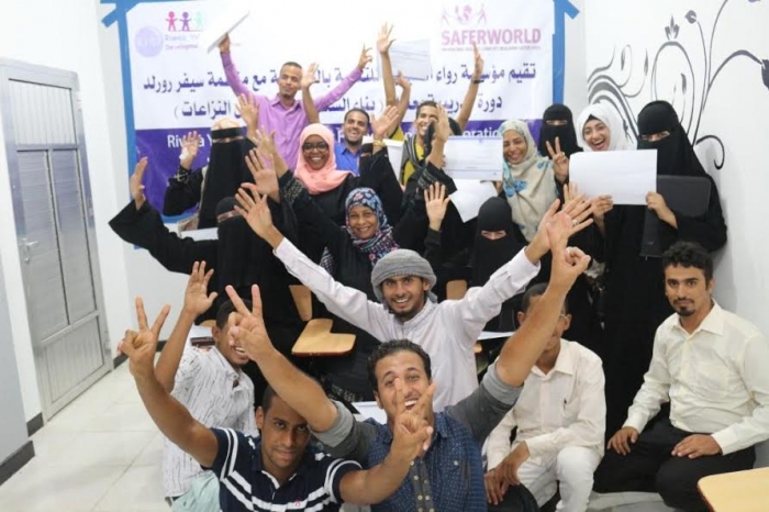 ناشطون في عدن يؤكدون على أهمية تعزيز دور الشباب بتحقيق السلام الاستقرار