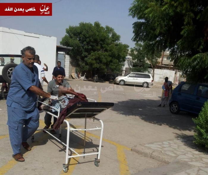 مستشفيات : تفجير السنافر بعدن يخلف 13 شهيدا من المقاومة الجنوبية