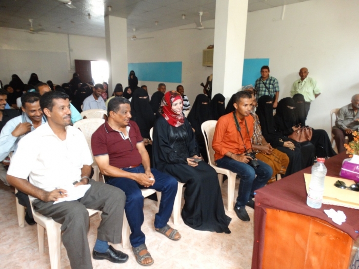 في لفتة انسانية كريمة : صندوق الرعاية يكرم عددمن الطلاب المكفوفين بعدن