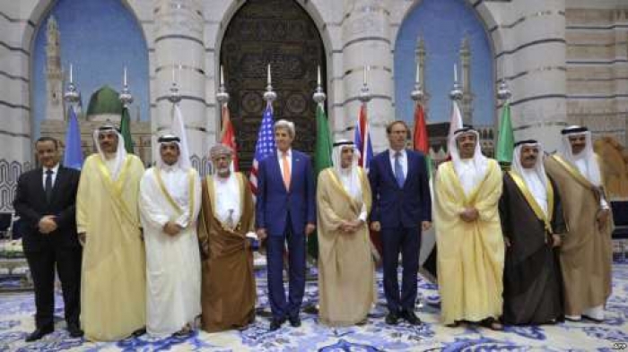 النفيسي يكشف عن تعرض السلطات الشرعية في اليمن لضغوط أمريكية كبيرة
