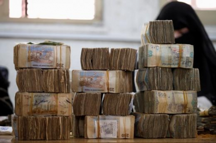 اقتصايون :انهيار جديد لسعر صرف الريال اليمني مقابل العملات الاجنبية