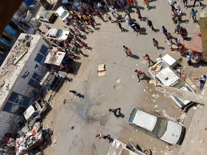 قتلى وجرحى بتفجير انتحاري في عدن ..صور