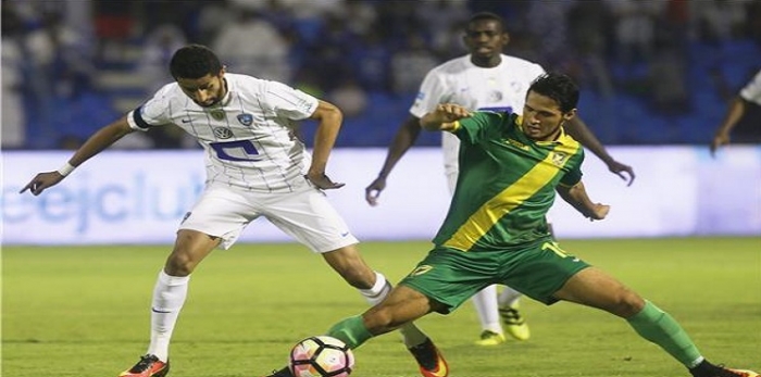الشباب يطيح بالاتحاد والهلال يخطف صدارة الدوري السعودي