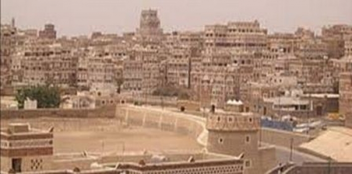 الحوثيون يفتشون هواتف المصلين في العاصمة صنعاء بحثاًعن ذريعة لإختطافهم