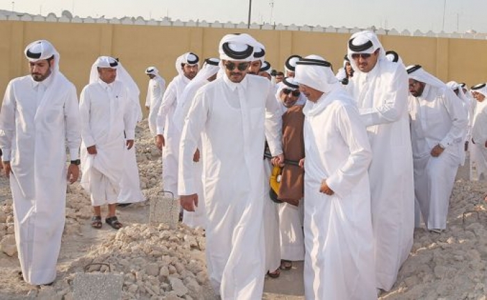 (فيديو   صور): دولة قطر تشيّع الأمير " الجد "  خليفة بن حمد آل ثاني