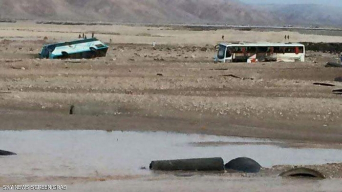 السيول تقتل 12 شخصا وتغلق ميناءين في مصر