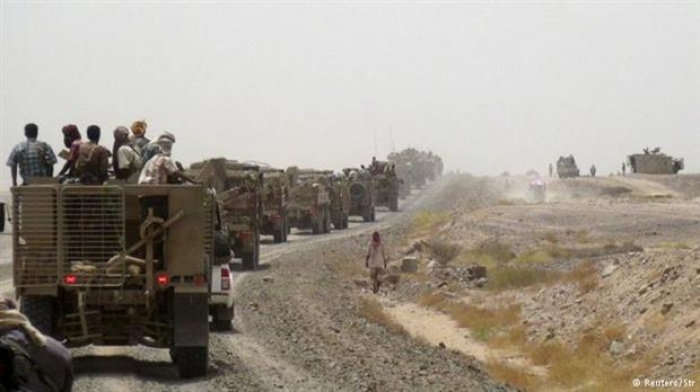 قائد عسكري : قوات الجيش تقترب من " ذوباب " ولن تسمح للمليشيات بالعودة إلى " باب المندب "