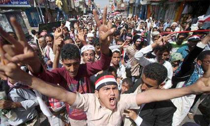 تظاهرات حاشدة في 3 مدن يمنية رفضاً لخارطة الطريق الأممية
