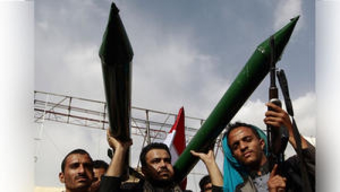 الإعلام الإيراني يؤكد أن بلاده تزود الحوثيين بالصواريخ