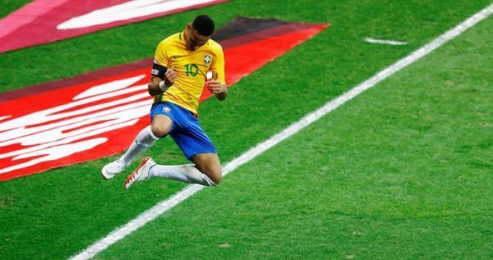 نيمار يقود البرازيل لاكتساح الأرجنتين وتهديد ميسي