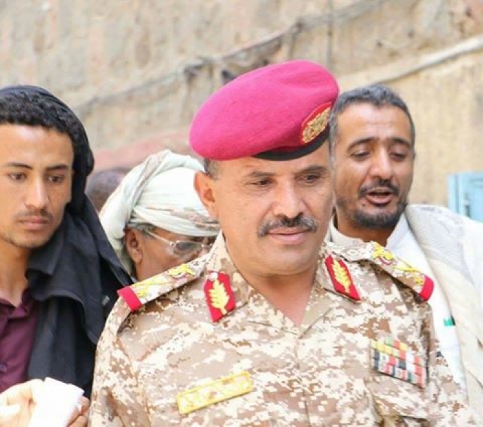 قائد محور تعز يدعو الميليشيات لتسليم أنفسهم للشرعية وتسليم الأسلحة للجيش الوطني