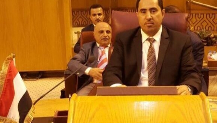 وزير الشباب والرياضة يطالب السلطات السعودية بالإفراج عن لاعب اليمن المسجون في "الرياض"