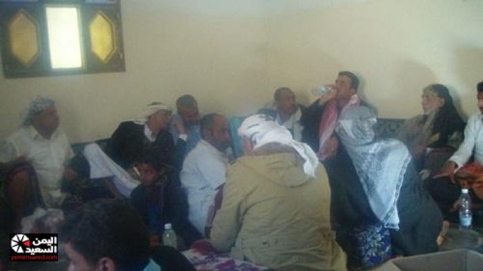 أسرة الشهيد الرائد فارس الضحياني تستقبل العزاء في مسقط رأسه بالضالع