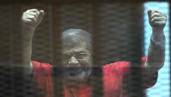 إلغاء الإعدام والمؤبد على الرئيس المصري المعزول محمد مرسي وآخرين بقضية "التخابر"