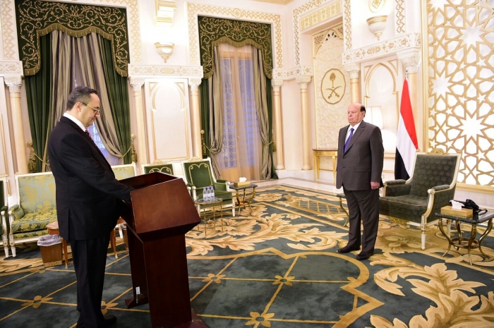 الوزير الصيادي والسفير الارياني يؤديان اليمين الدستورية امام رئيس الجمهورية
