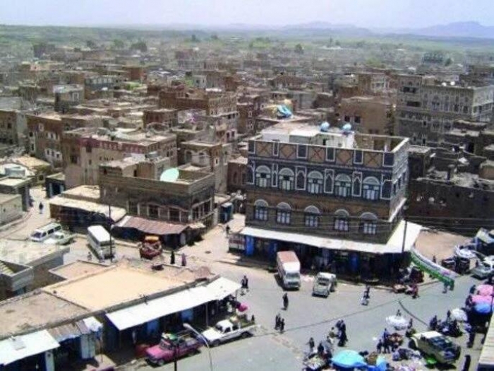 ذمار: الحوثيون يقتحمون منزل إمام مسجد ويختطفون شقيقه الأصغر