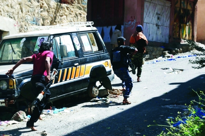 الشرعية توجه ضربات للانقلابيين في عدد من المحافظات اليمنية