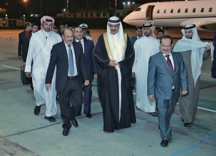 الفريق علي محسن يصل مملكة البحرين للمشاركة في قمة الأمن الاقليمي "صور"