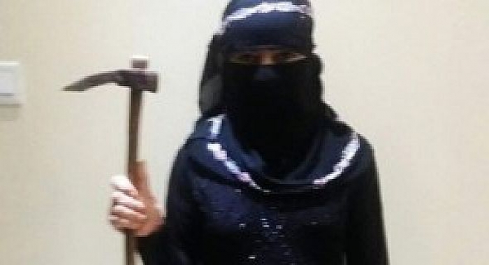 القصة الكاملة لفتاة "عمران" التي قتلت مشرفاً حوثياً بضربة فأس