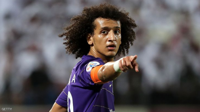 أفضل لاعب بقارة آسيا إلى قطر لمواجهة برشلونة