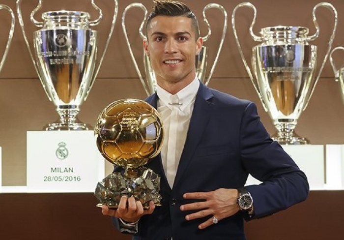 حقائق : كريستيانو رونالدو الفائز بجائرة الكرة الذهبية لأفضل لاعب في العالم