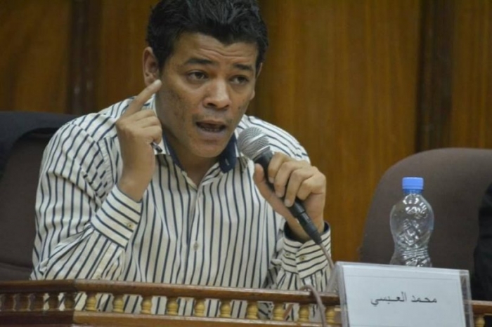 عربي21 تكشف تفاصيل جديدة عن وفاة الصحفي العبسي .. عاد للتنفس مرة أخرى بعد اعلان وفاته وهذا ما حدث ؟