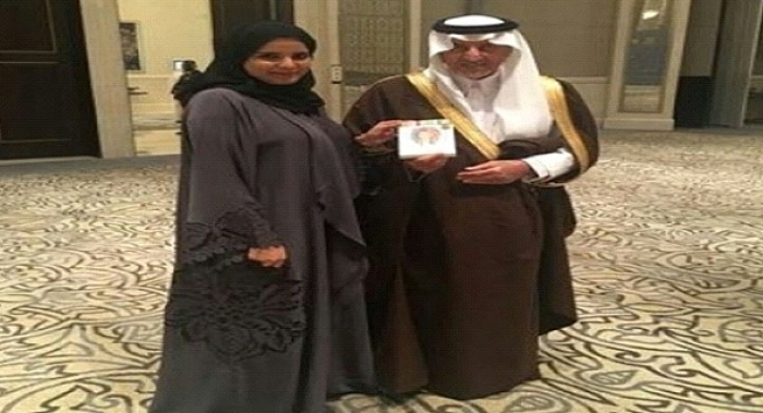 من هي الاعلامية والكاتبة اليمنية التي استقبلها أمير مكة المكرمة ؟ (صورة)