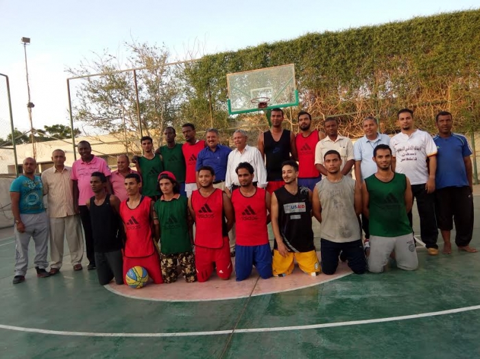 مدير مكتب الشباب والرياضة يحضر تدريبات منتخب عدن لكرة السلة