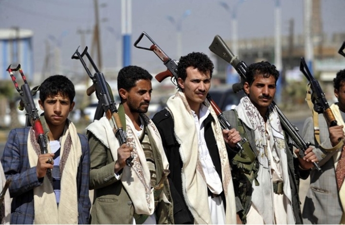 الحوثيون يُقيمون عرضاً عسكرياً في صنعاء القديمة (صورة)