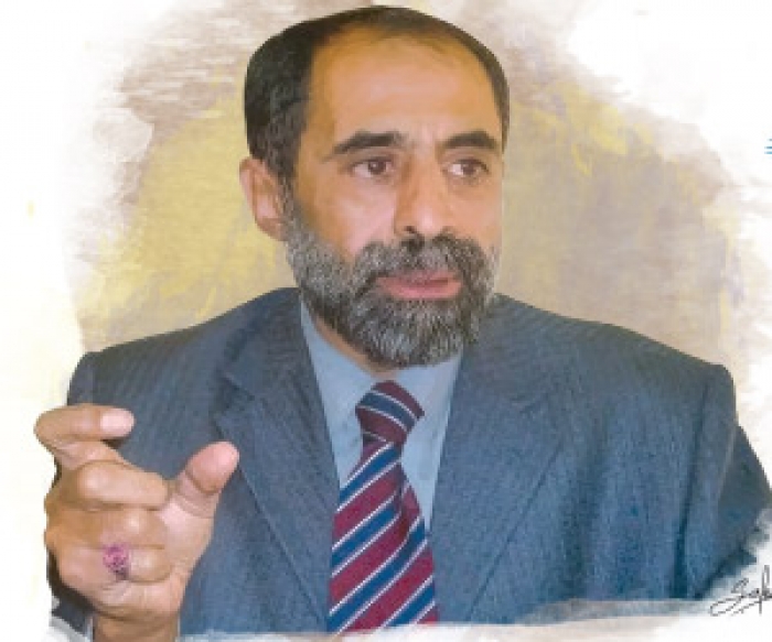 قال ان علاقته بالرئيس هادي والفريق الاحمر طيبة  حسن زيد يفتح النار على الحوثي ويغازل الشرعية : عبدالملك الحوثي جاهلا بالسياسية يعيش في كهوف صعدة واسمه مازال مكتوبا بالقلم الرصاص