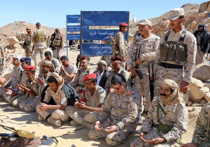 رئيس الأركان يعقد اجتماعاً موسعاً بقيادات المنطقة العسكرية السابعة