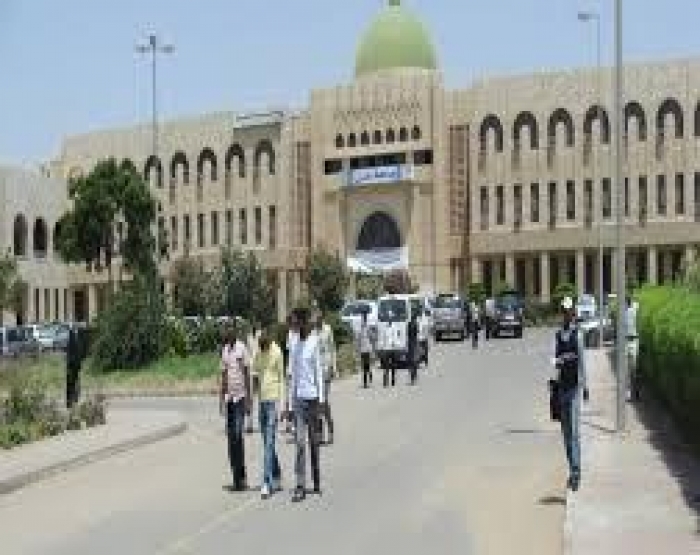 تعليق الدراسة في كليات جامعة عدن بخور مكسر بسبب استمرار الاشتباكات