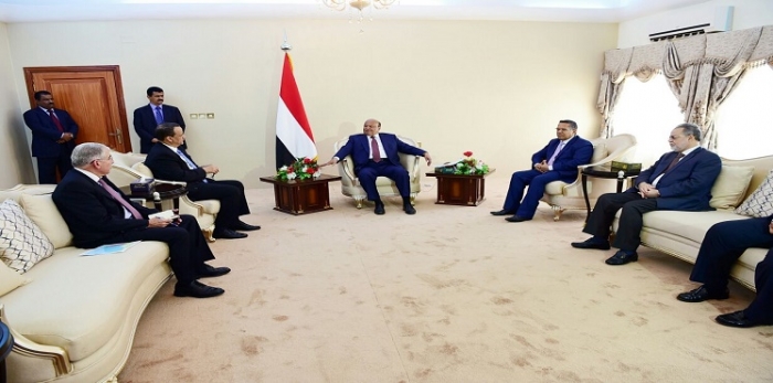 لماذا أزيلت صورة الرئيس هادي من القصر أثناء اجتماعه مع ولد الشيخ؟