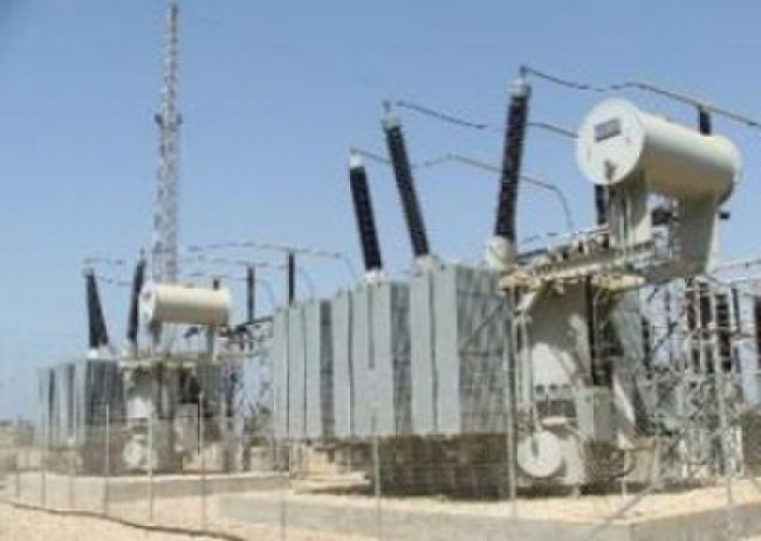 كهرباء عدن تطالب بإزالة العوائق أمام وصول المولدات القطرية إلى المدينة