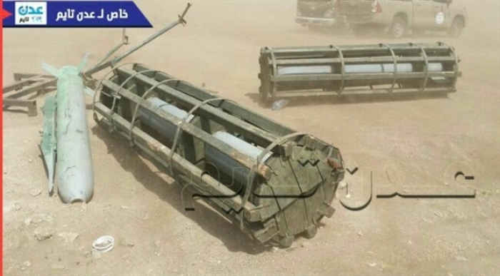 بالصور.. صواريخ ضخمة تركها الانقلابيون في معسكر الدفاع بالمخا