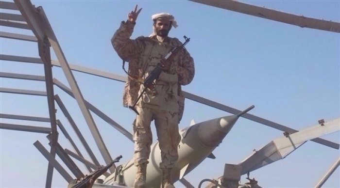 قائد عسكري يمني: حررنا معسكر للصواريخ غرب تعز