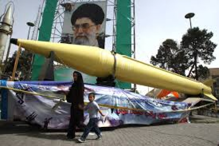 إيران ترد على اتهامها بإرسال أسلحة متطورة للحوثيين