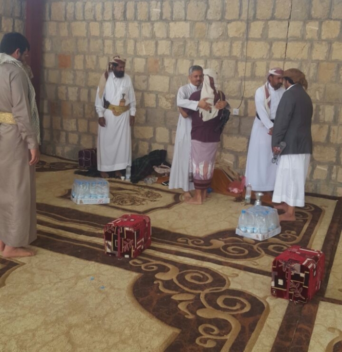 شاهد بالصورة : أول لقاء يجمع الشيخ حمود سعيد المخلافي والشيخ أبو العباس بمأرب