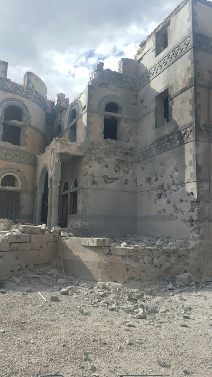 كيف أصبح منزل الشيخ "الغادر" بعد قصفه الجمعة ونجاة أسرته بأعجوبة!