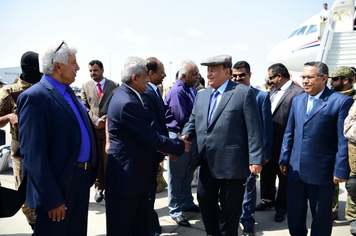 الرئيس هادي يصل العاصمة عدن (صور )