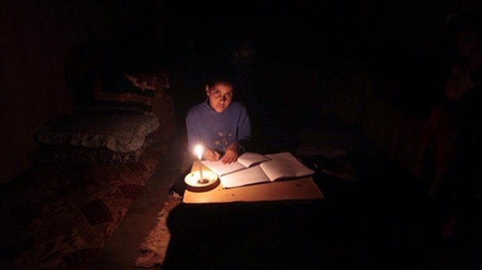 عدن اليمنية بلا كهرباء بعد توقف جميع محطات التوليد عن العمل